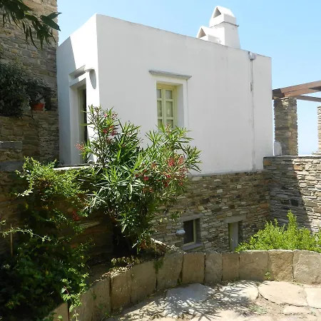 In Triandaros Tinos Dio Choria